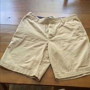 Men’s IZOD shorts in 36 waist
